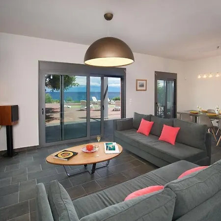 Villa Luxury Marina With Private Access To The Sea!